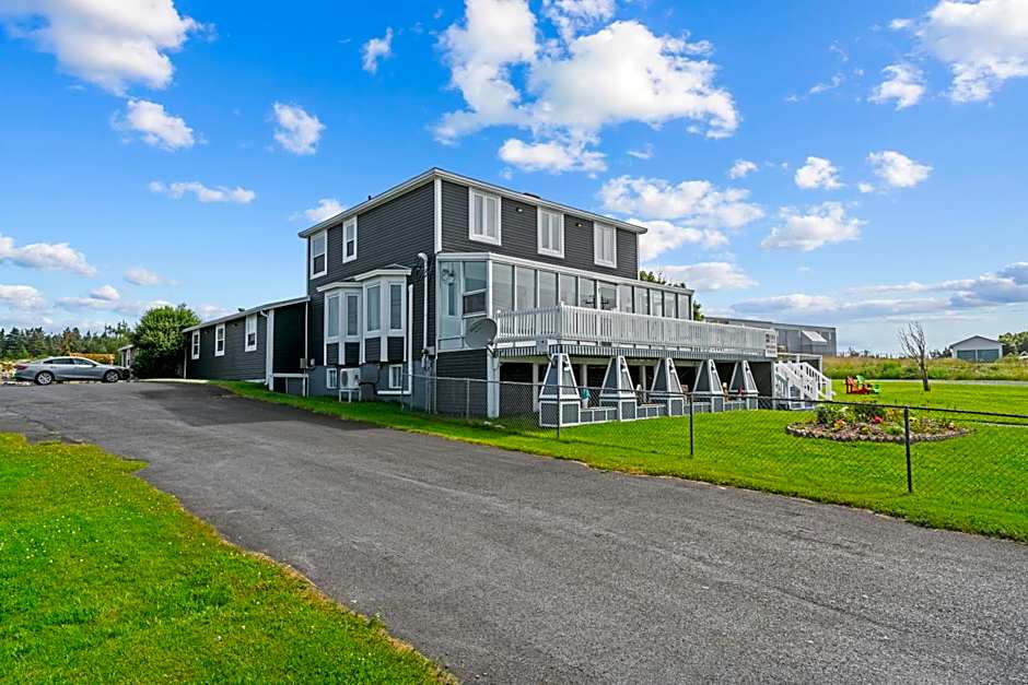 Edge of the Avalon Inn