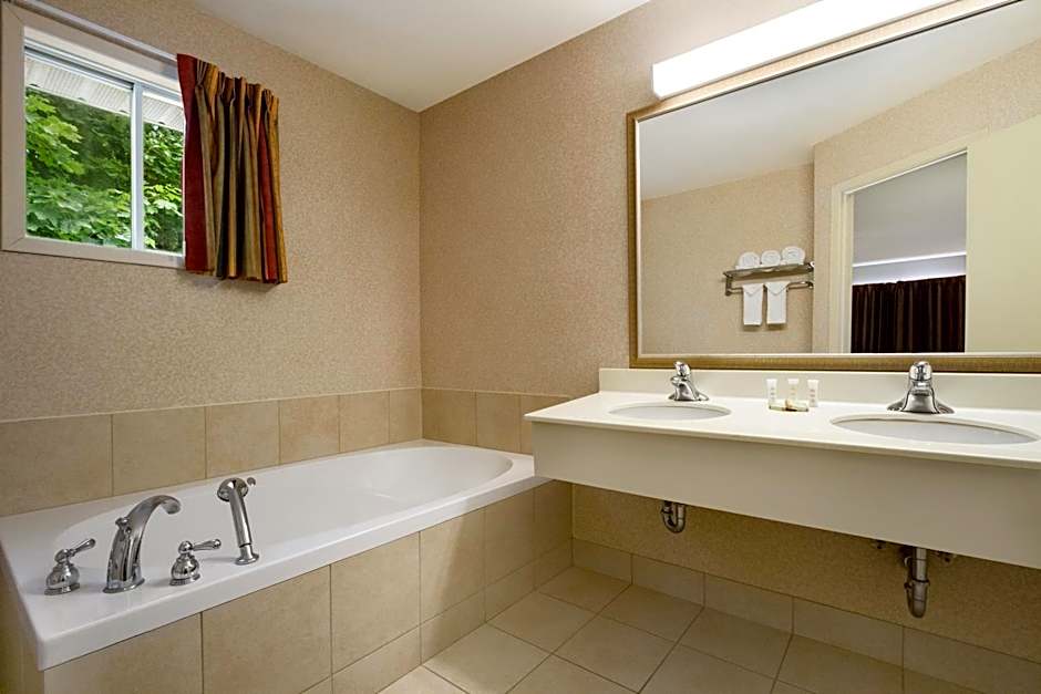 Super 8 by Wyndham Brockville