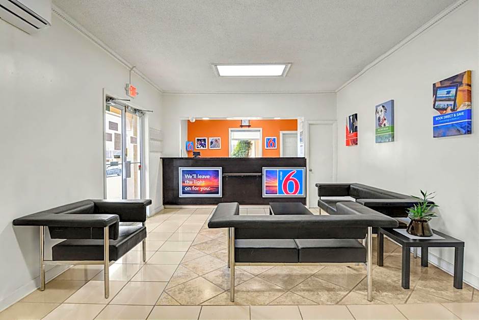 Motel 6-Americus, GA