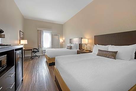 Queen Room with Two Queen Beds - Pet Friendly