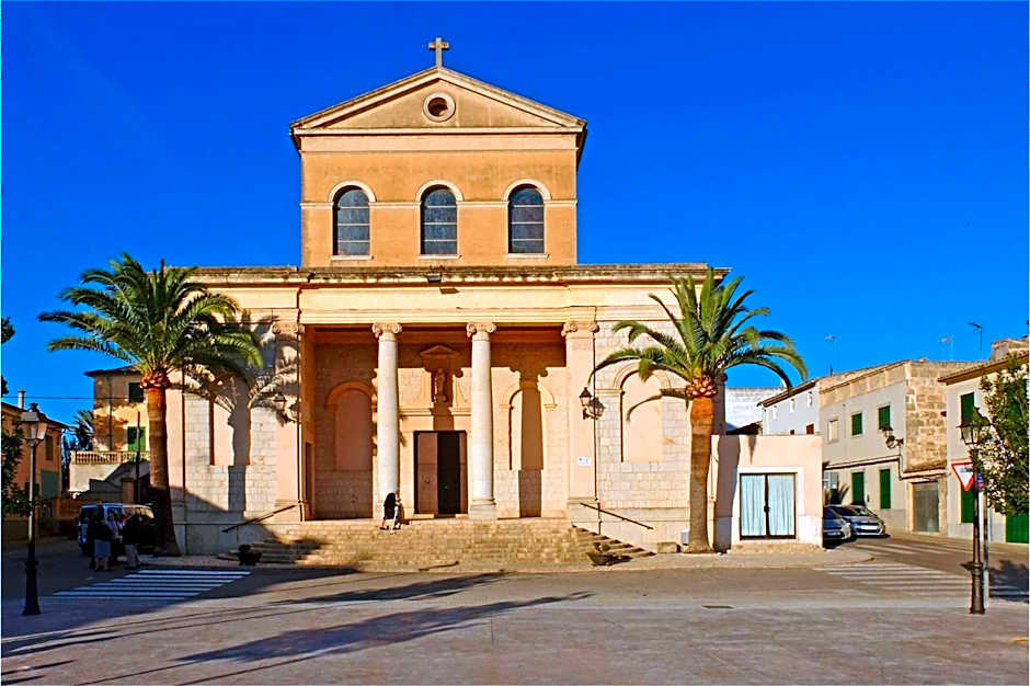 Petit Hotel C'an Mel