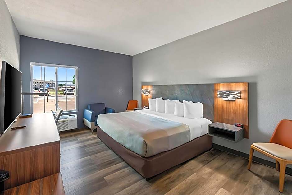 Quality Inn & Suites Manhattan