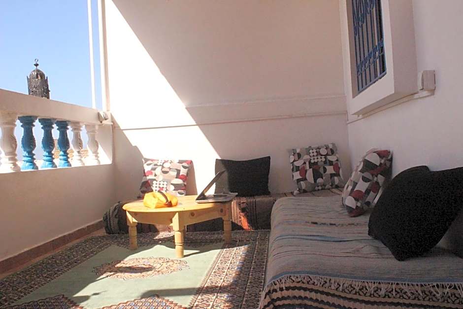 Tamraght White Hostel