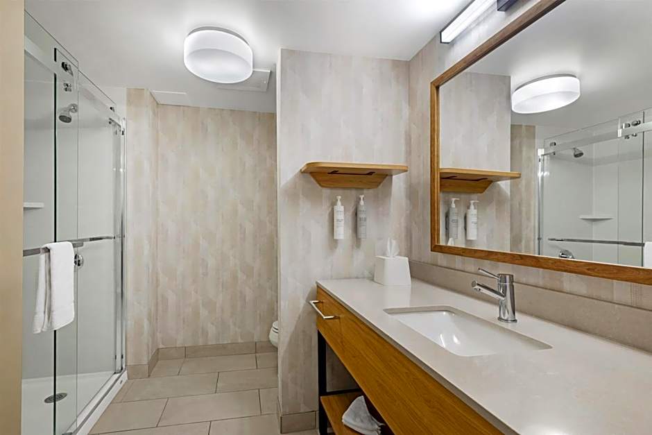 Hampton Inn By Hilton & Suites Plymouth