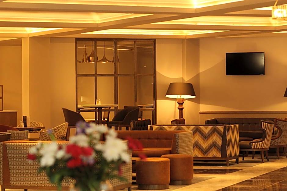 Riverside Lodge Hotel