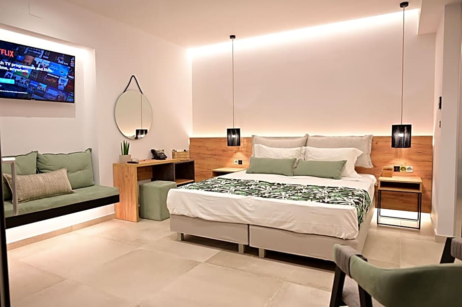 Kavos Hotel & Suites