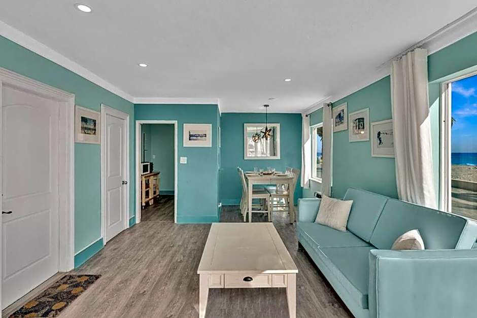 Panoramic beachfront Suite