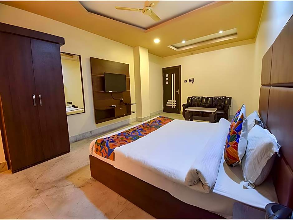 FabHotel Red Rose - Nr. IIT Guwahati
