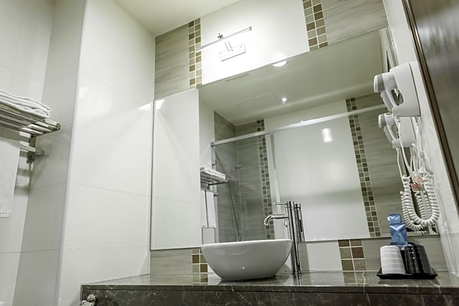 Maple Hotel Second Branch