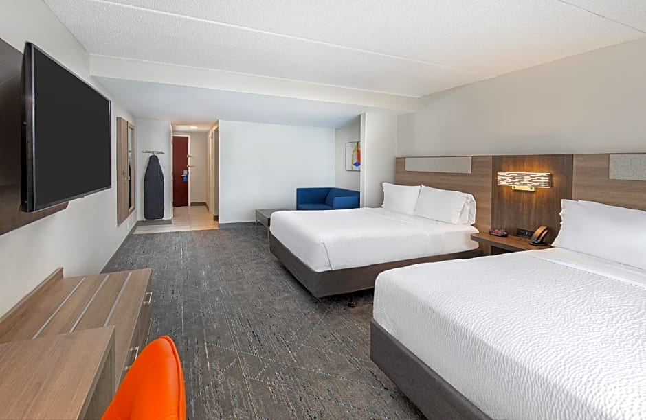 Holiday Inn Express & Suites Columbus at Northlake By IHG