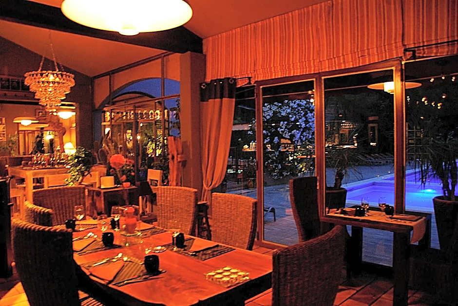 Hotel Les Mazets Des Roches