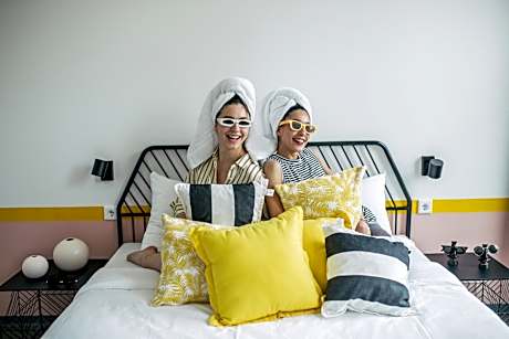 Pink Flamingo Boutique Hostel