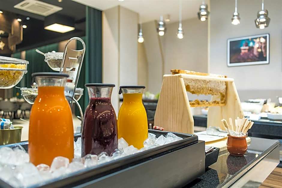 Sky Blue Hotel & Spa