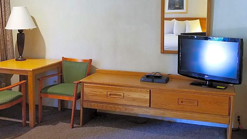 Magnuson Hotel Ely