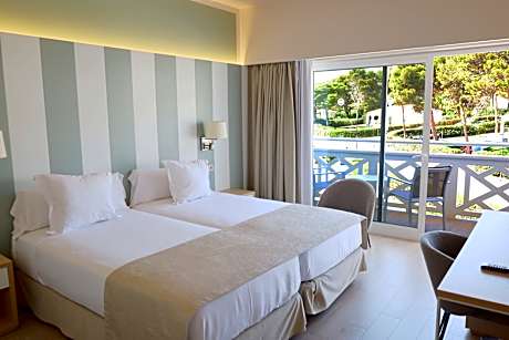 DOUBLE WITH BALCONY 1 OR 2 PAX