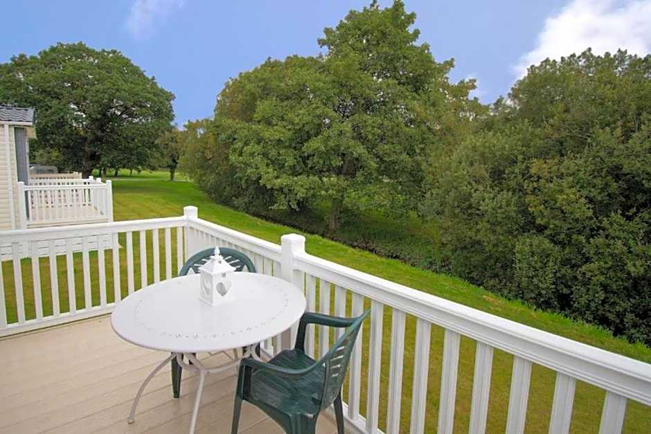 Cedar Lodge With Hot Tub