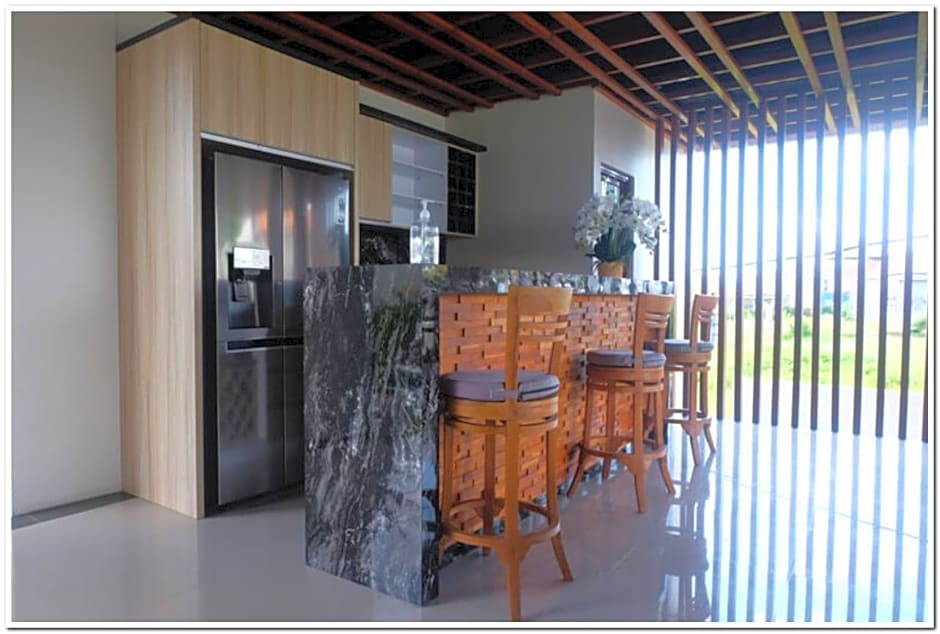 RedDoorz Plus near Canggu Beach