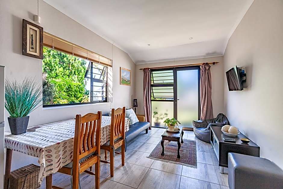 Modern Cozy Apartment Near Beach- 1 Bedroom