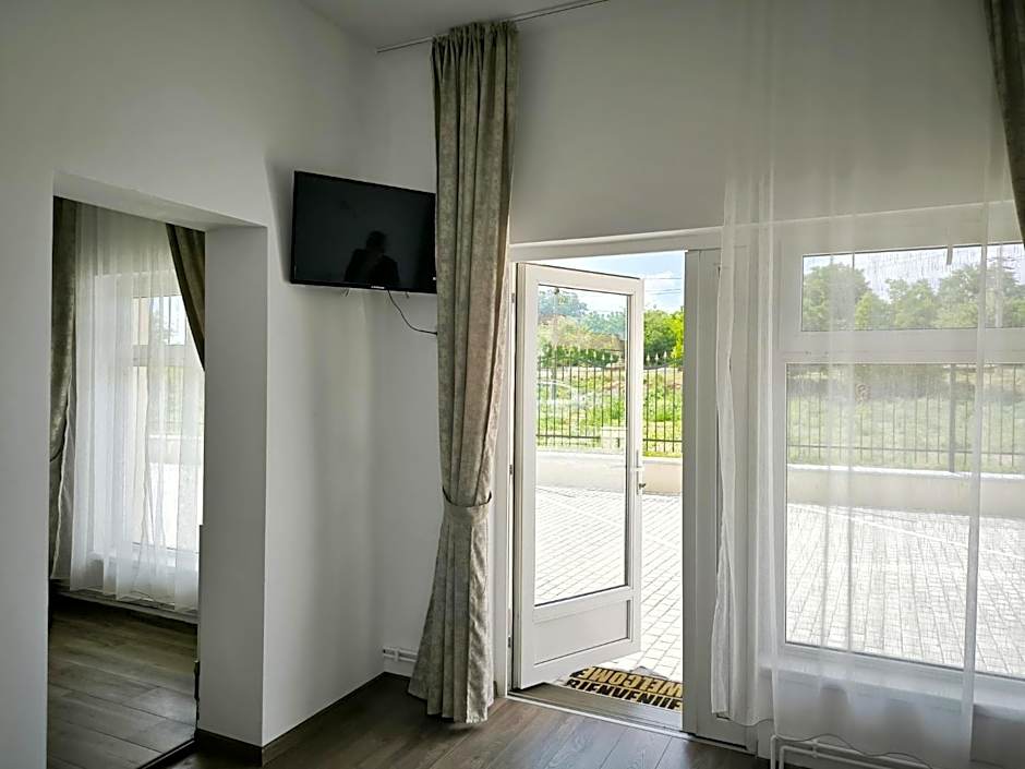 Adriana Touristik Hostel 3 Stele Arad