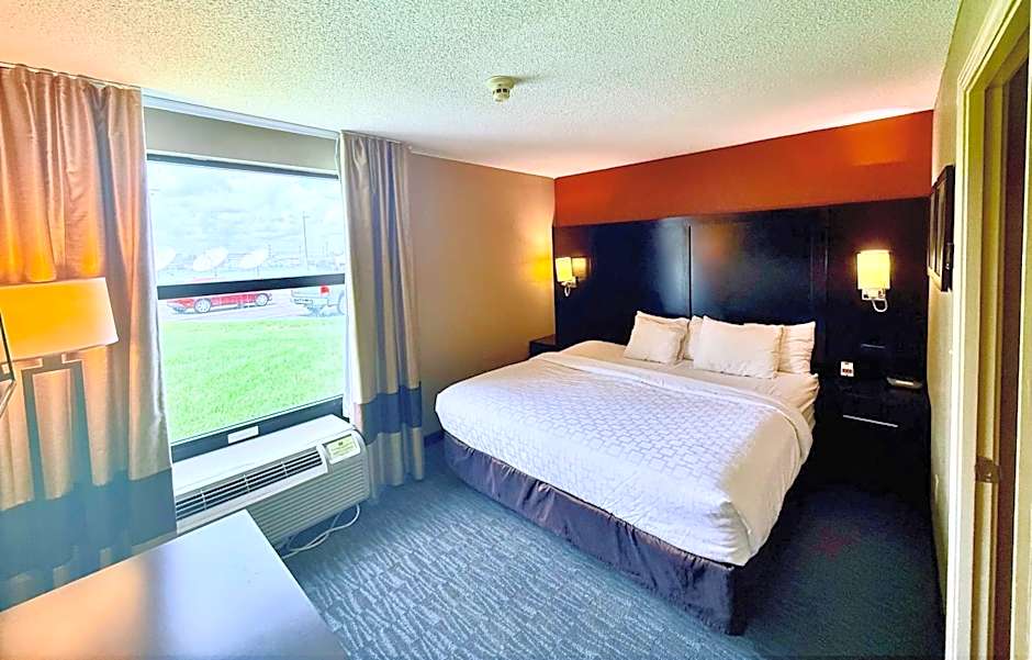 Clarion Inn & Suites Evansville Eastland Area