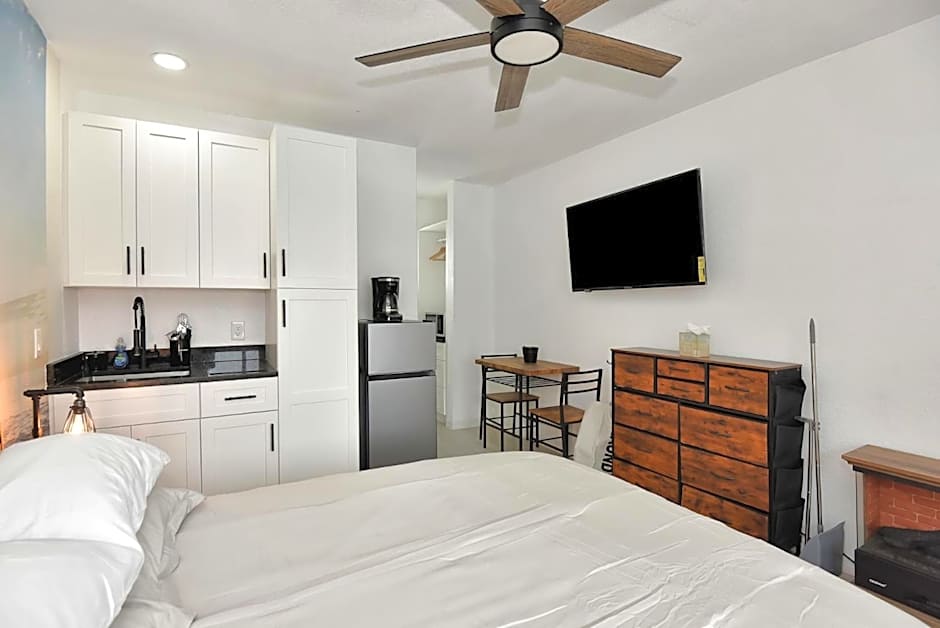 Blue Mist Motel - Room # 2