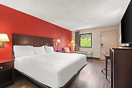 1 Accessible King Bed Smoking