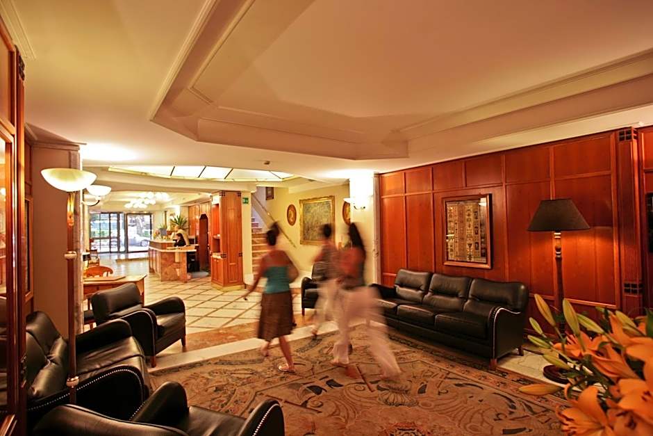 Hotel Capitol