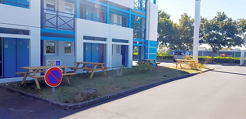 Kyriad Direct Poitiers - Gare du Futuroscope