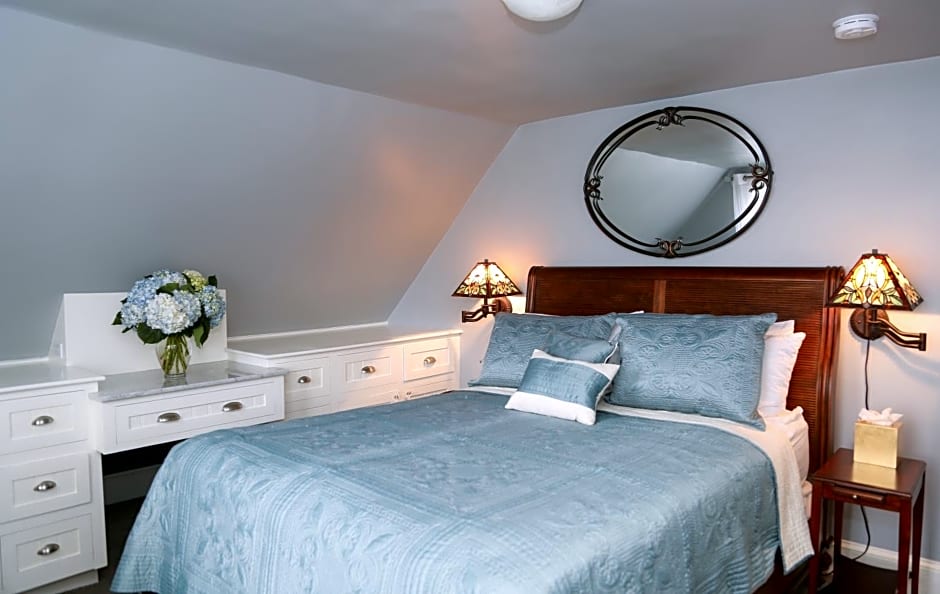 Almondy Inn Bed & Breakfast