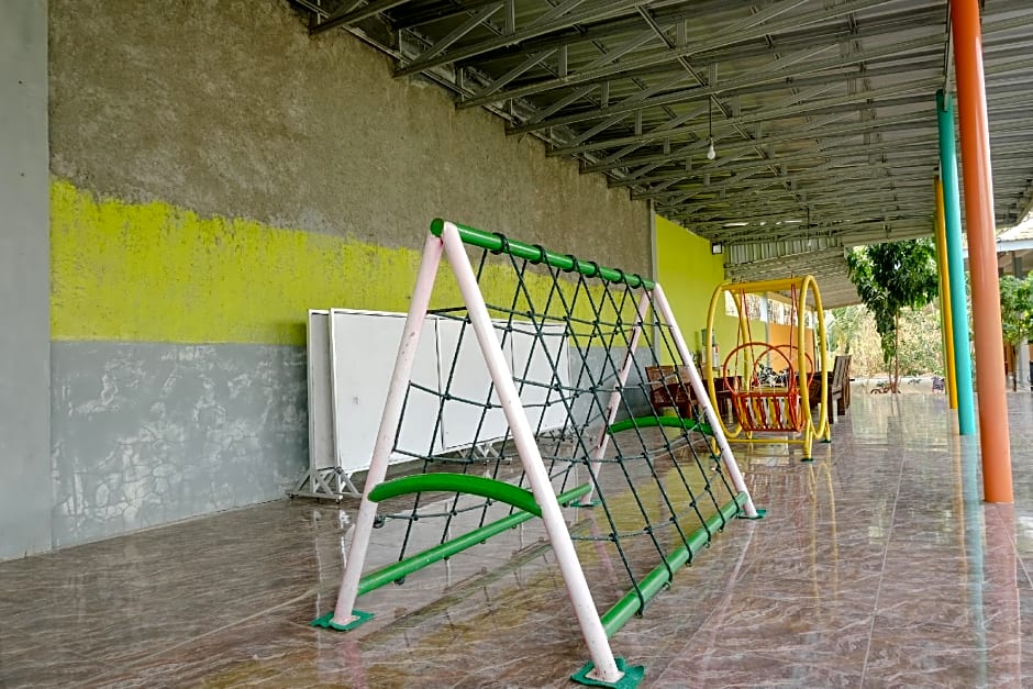 OYO 1773 Ilyasa Family