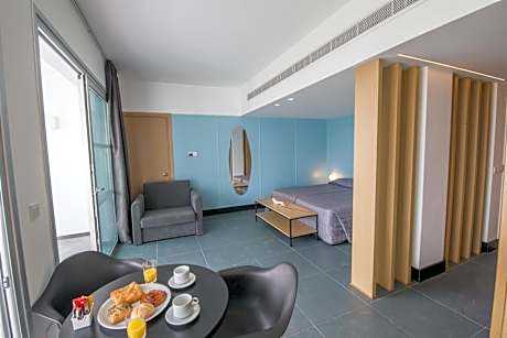 Superior Studio (2 Adults + 1 Child)