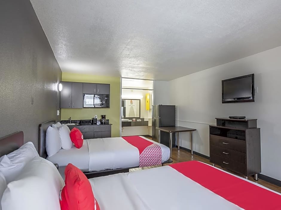 Travelodge by Wyndham Baton Rouge East