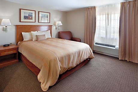 Queen Studio Suite