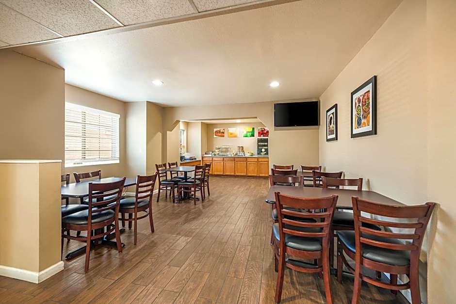 Quality Inn & Suites near NAS Fallon