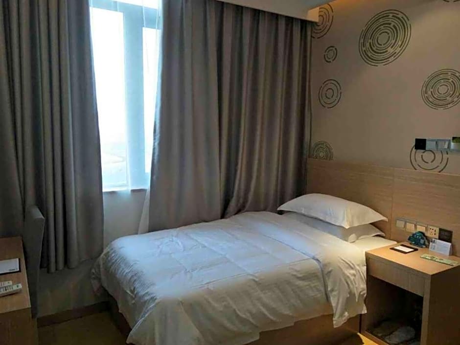 GreenTree Inn Yancheng Dongtai Fuan Town Express Hotel
