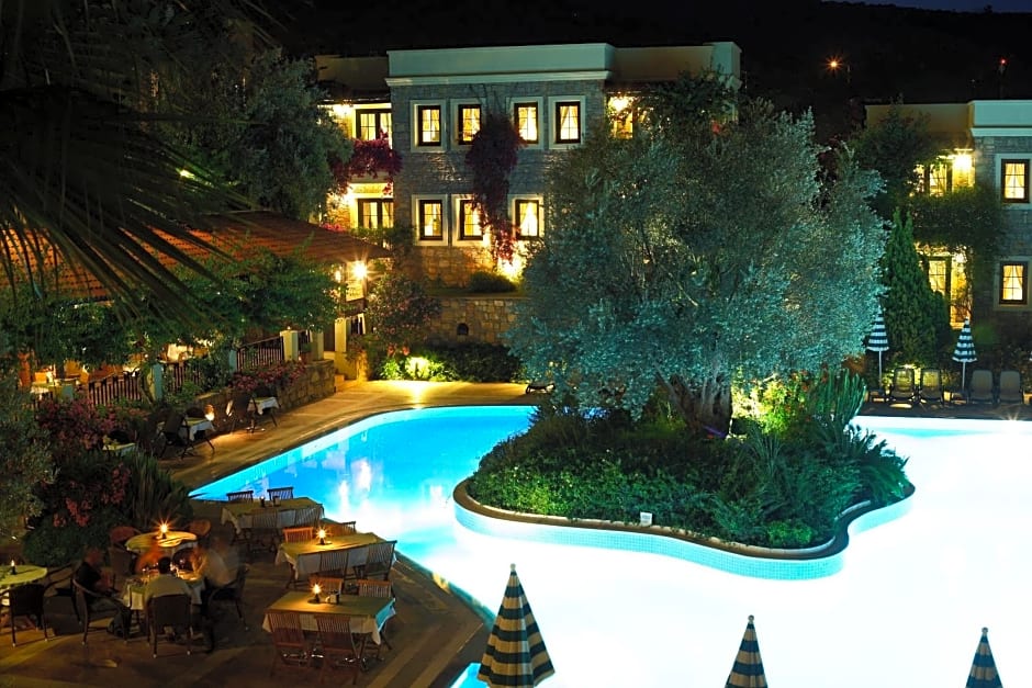 Zeytinada Hotel