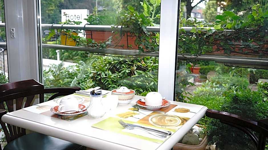 Entree Hotel Gross Borstel Garni