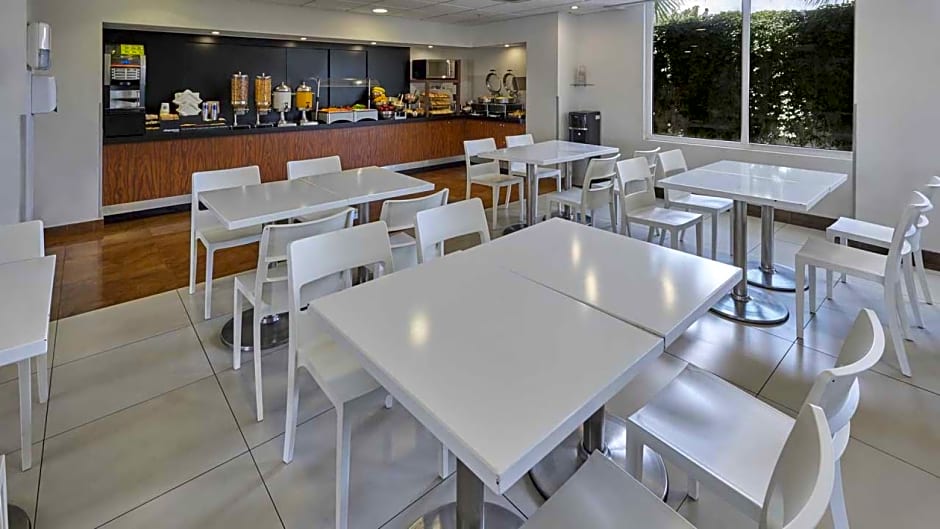 City Express by Marriott Querétaro Juríca