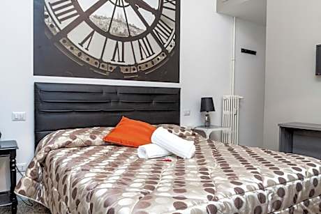 Quadruple Room with Private Bathroom