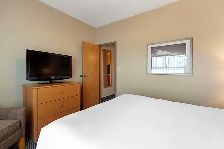 Best Western Grande Prairie Hotel And Suites