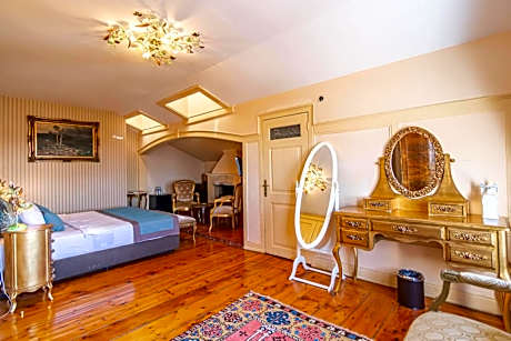 King Suite with Spa Bath