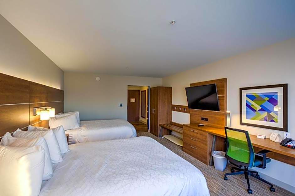 Holiday Inn Express & Suite Milroy - Reedsville By IHG