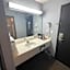 New Victorian Inn & Suites Lincoln