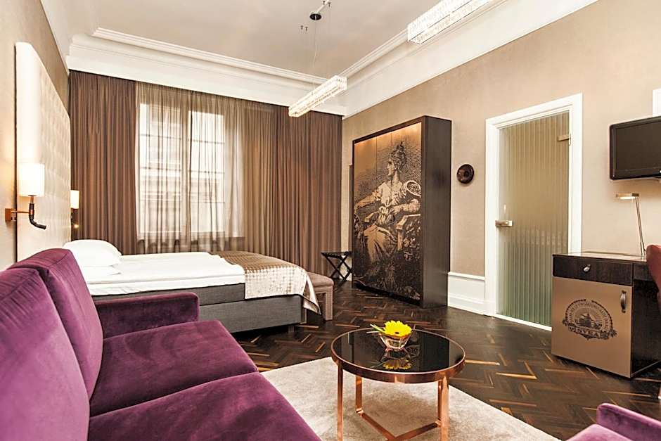 Elite Plaza Hotel