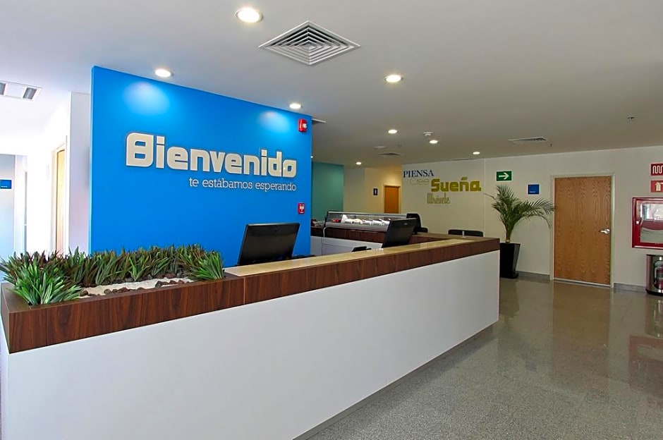 One Guadalajara Periférico Poniente
