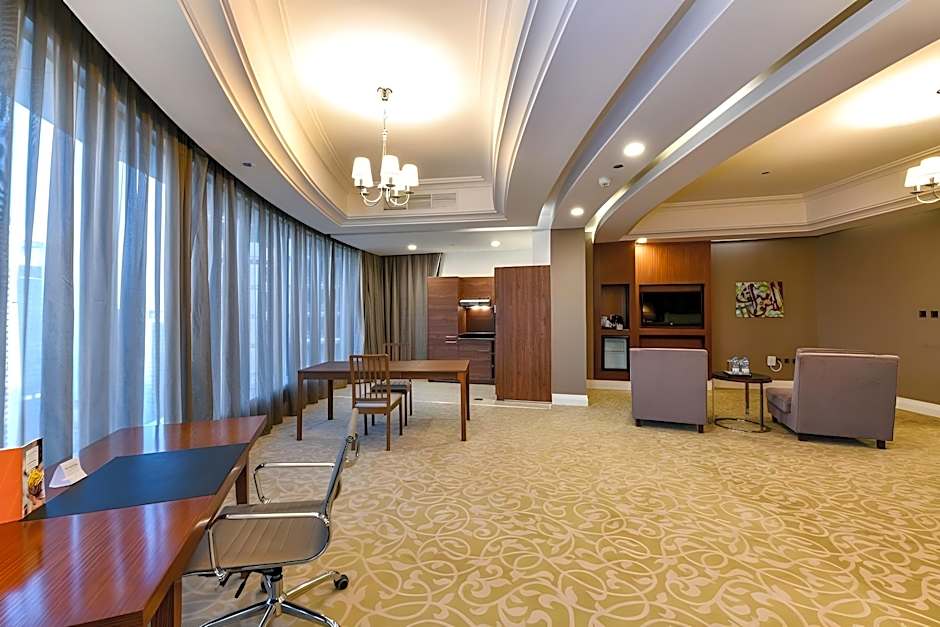 Best Plaza West Bay Hotel