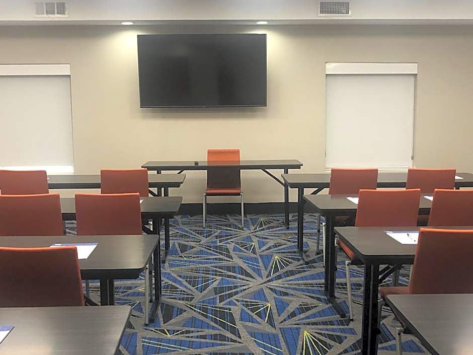 Holiday Inn Express Hillsboro I-35 By IHG