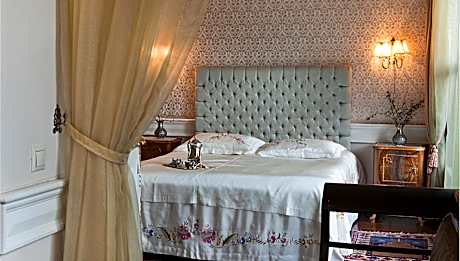 Junior Family Suite with Bathtub