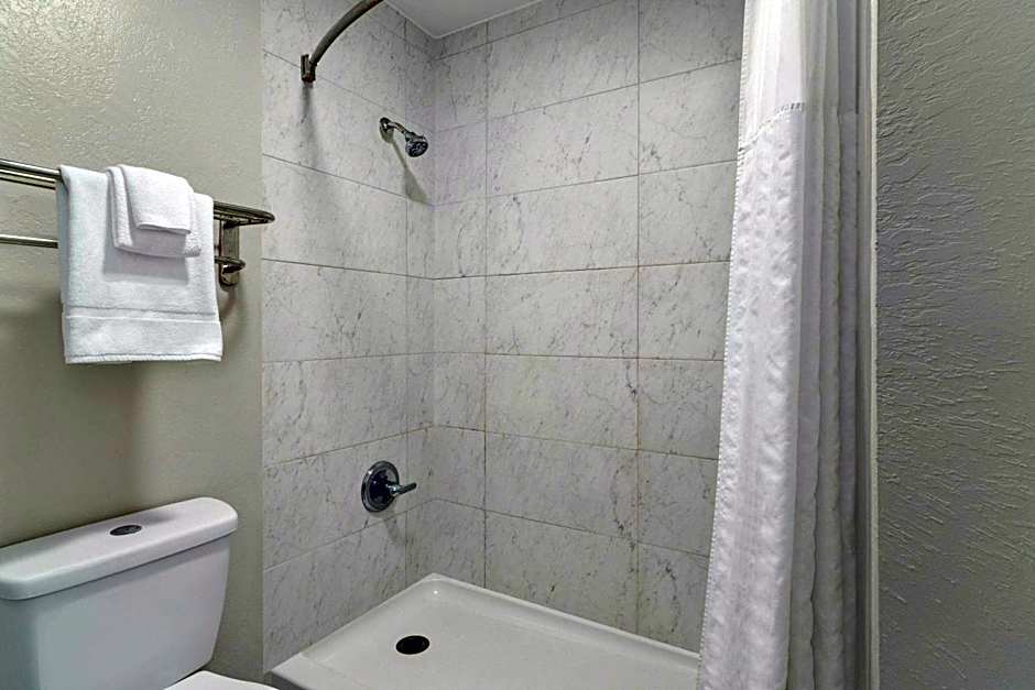 Days Inn by Wyndham Dillon