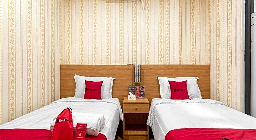 RedDoorz Syariah @ Danau Kerinci Sawojajar